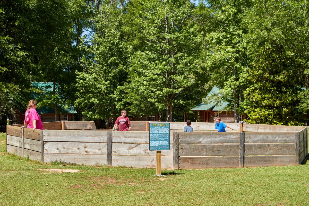 #1 RV Park Campground Resort in MS - Jellystone Park Pelahatchie MS - Yogi Bear’s fun, family-friendly RV park campground resort near Jackson MS - Full-hookup RV sites, campsites, cabins, waterpark.