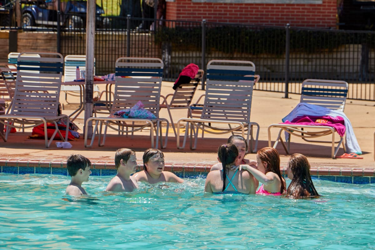 #1 RV Park Campground Resort in MS - Jellystone Park Pelahatchie MS - Yogi Bear’s fun, family-friendly RV park campground resort near Jackson MS - Full-hookup RV sites, campsites, cabins, waterpark.