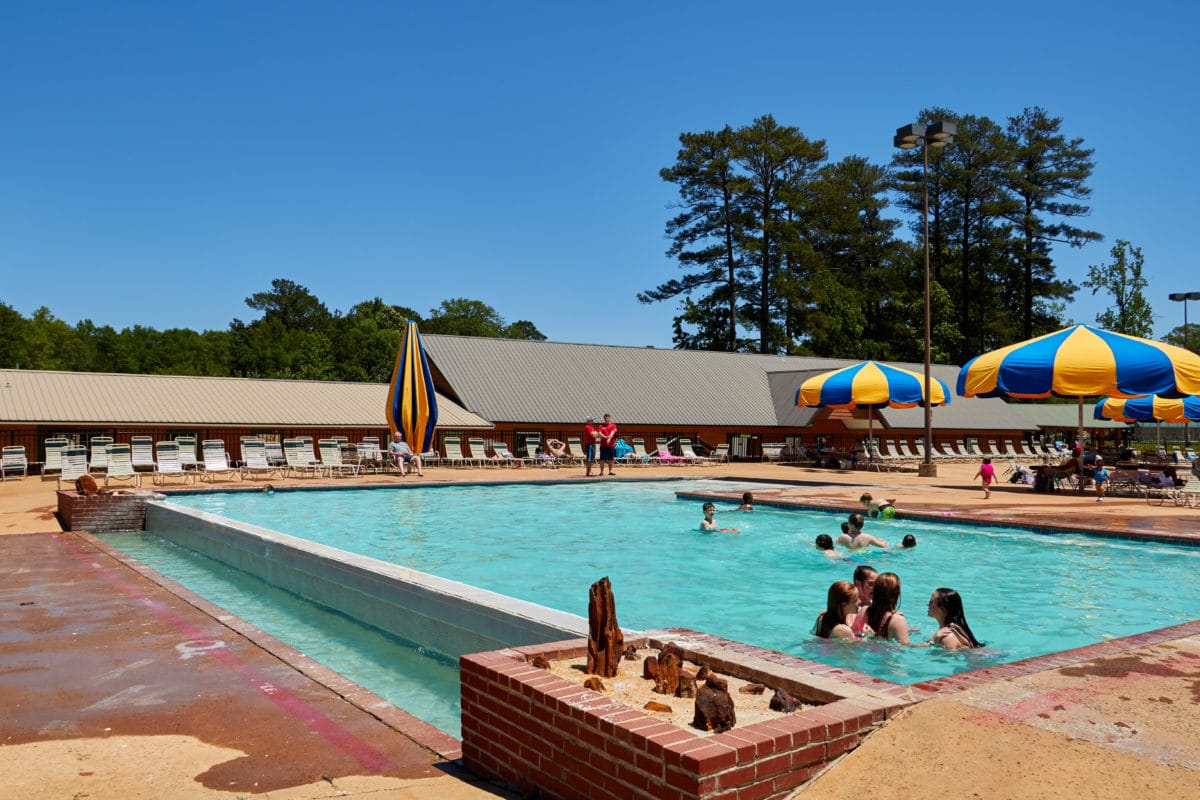 #1 RV Park Campground Resort in MS - Jellystone Park Pelahatchie MS - Yogi Bear’s fun, family-friendly RV park campground resort near Jackson MS - Full-hookup RV sites, campsites, cabins, waterpark.